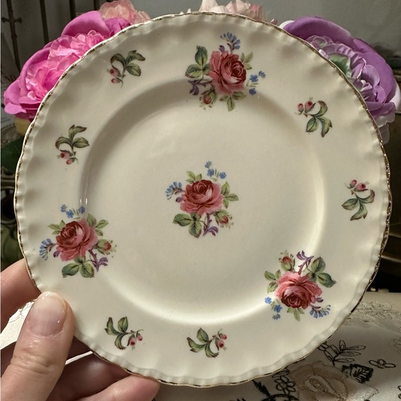 Vintage Other - GRINDLEY Dessert Plates - Cream Petal VINTAGE ENGLAND (Set of 4)